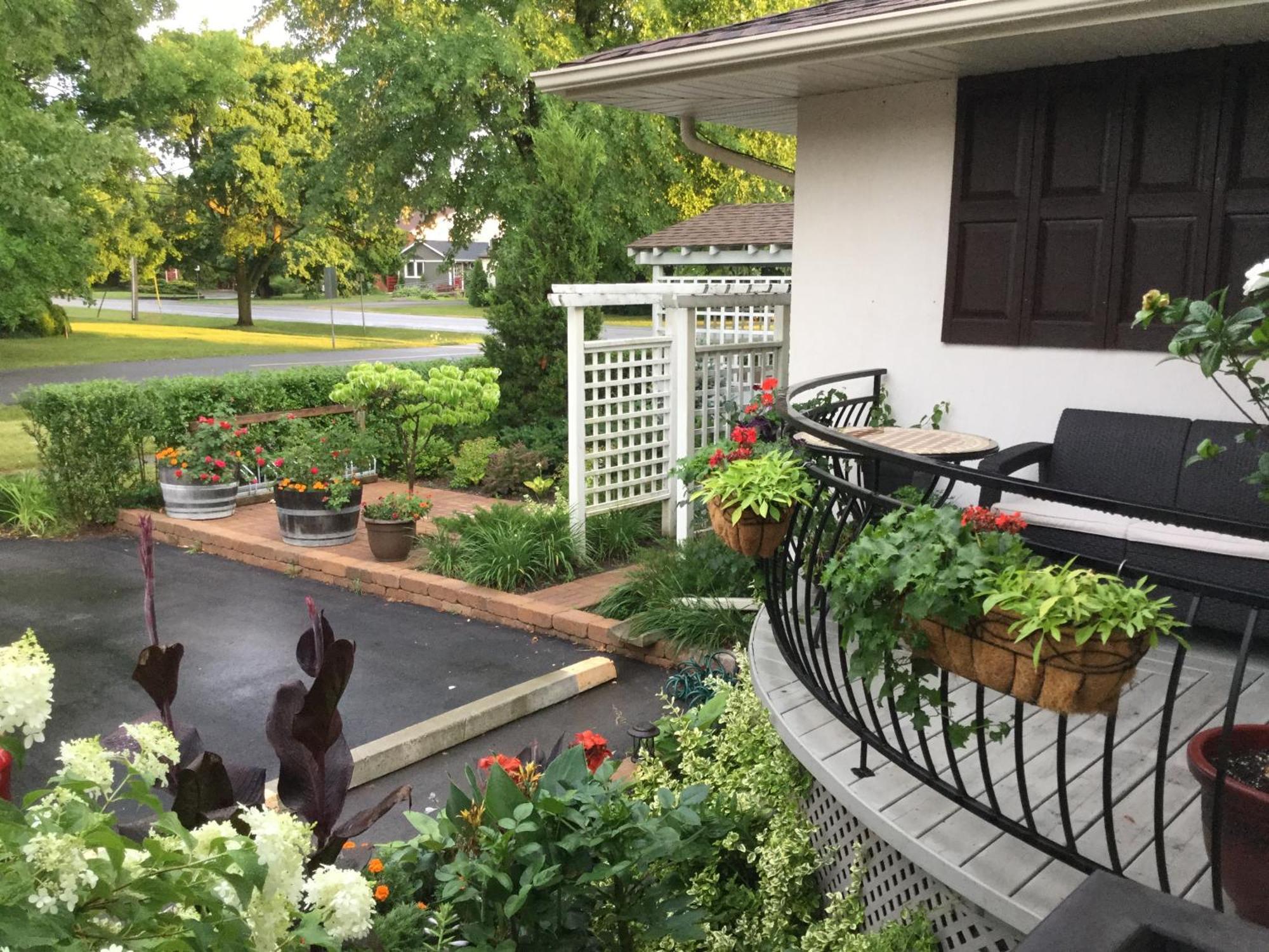 Via Veneto - Old Town Bed and Breakfast Niagara-on-the-Lake Exteriör bild