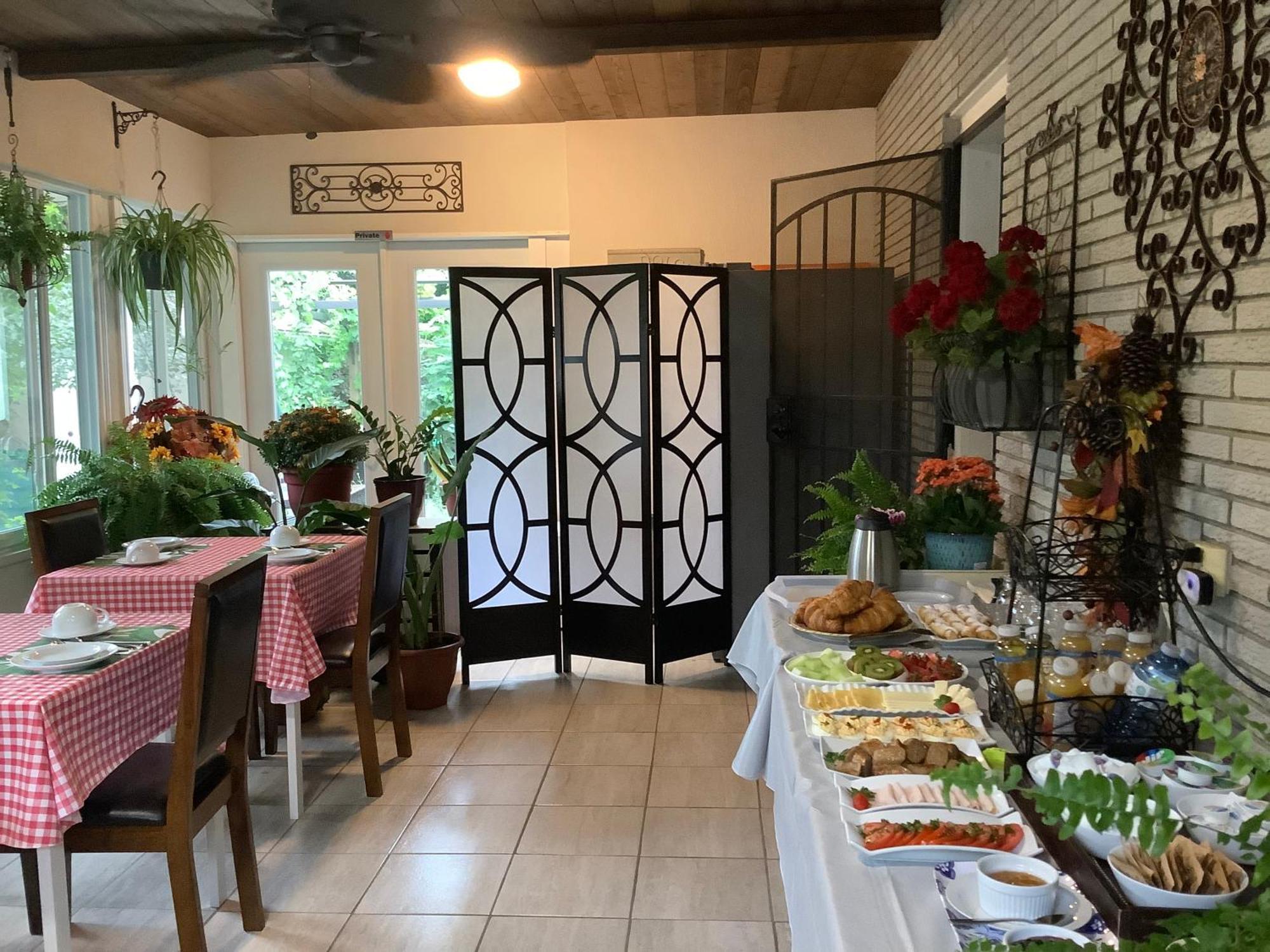 Via Veneto - Old Town Bed and Breakfast Niagara-on-the-Lake Exteriör bild